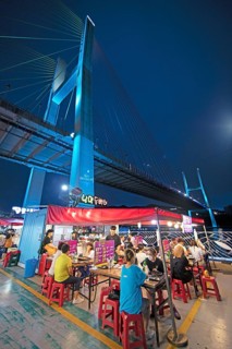 Nangman Pocha night market under Dolsan Bridge