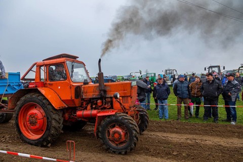Tractor Pulling