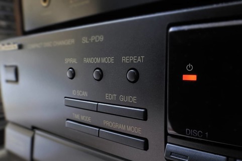 Loss of energy by standby light of cd-player