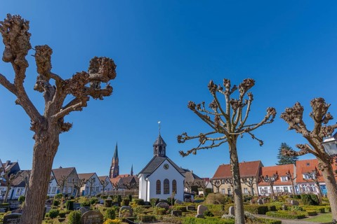 Cemetery for members of the fishermen's society