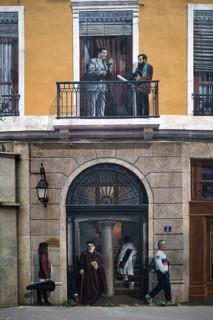 Fresco La Fresque des Lyonnais depicts famous inhabitants of the city