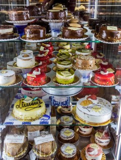 Showcase with cakes of the cake bakery Pasticceria Armando Scaturchio in the district of Montesanto
