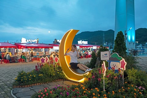 Nangman Pocha night market under Dolsan Bridge