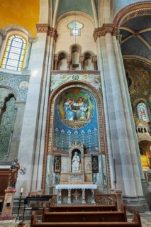 Side altar