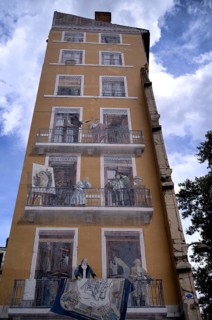 Fresco La Fresque des Lyonnais depicts famous inhabitants of the city