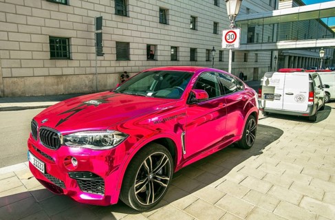 Car in extreme metallic colour