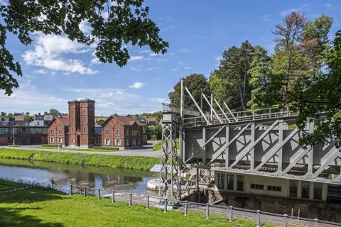 Machine room building and hydraulic boat lift no. 3 on the old Canal du Centre at Strepy-Bracquegnies near La Louviere