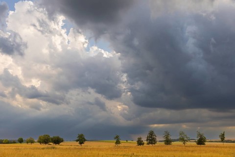 Thunderclouds over the Klingenberg Dam in the Ore Mountains