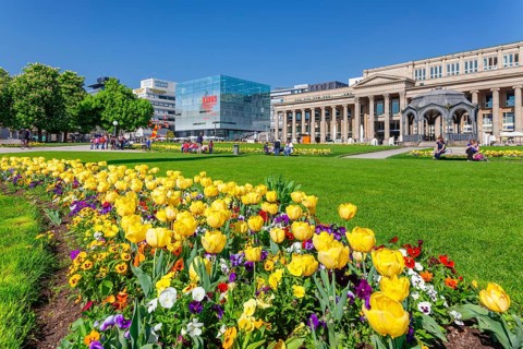 Art Museum and Koenigsbau on Schlossplatz