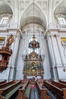 Side altar