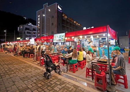 Nangman Pocha night market under Dolsan Bridge