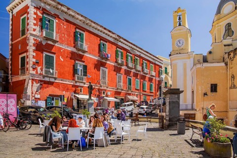 Street cafe in the Piazza dei Martini in the old town