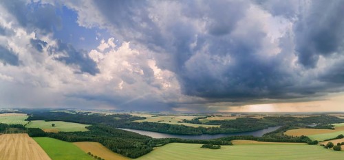 Thunderclouds over the Klingenberg dam in the Ore Mountains. There are plans to build a new wind farm on the site.