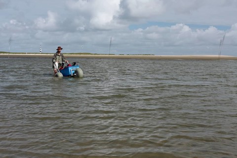 Crossing the tideway off the island of Minsener Oog