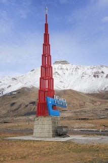 Monument at Pyramiden