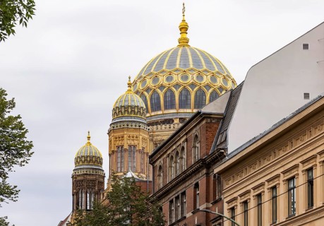 New synagogue on Oranienburger Strasse from 1866