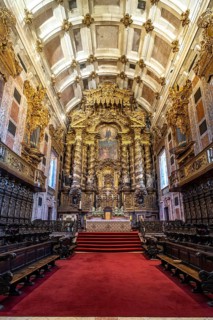 Altar and choir of the Se do Porto Cathedral