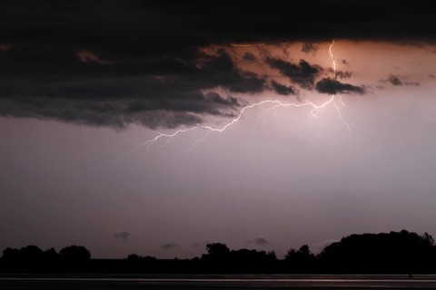 Thunderstorm lightning over the Weser