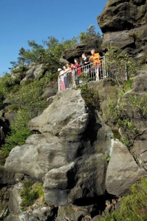 Hikers at a viewpoint on Felsengasse