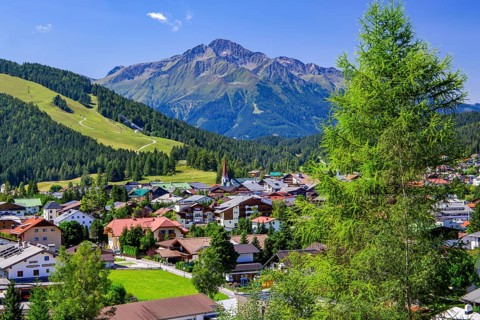 Local overview on the high plateau with Hocheder 2796m