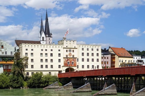 Innbruecke or Rote Bruecke with Brucktor