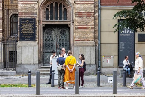 New synagogue on Oranienburger Strasse from 1866