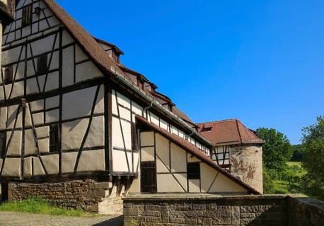 Left Bandhaus barn