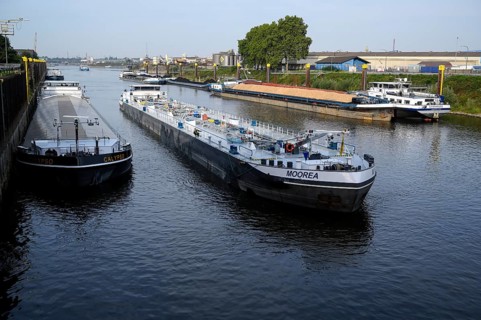 Ships on the Rhine-Herne Canal