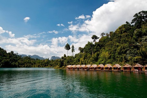 Raft huts on Lake Ratchaprabha or Lake Chiao Lan