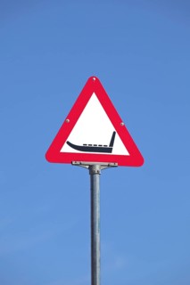 Warning sign for sledge dogs
