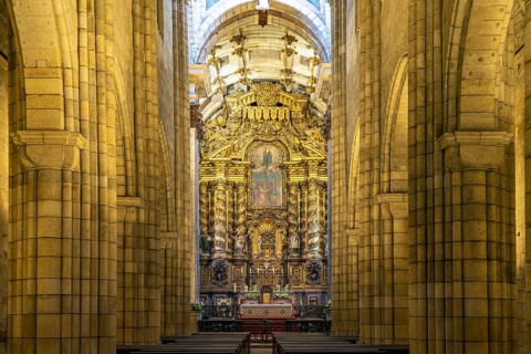 Interior and altar of the Se do Porto Cathedral