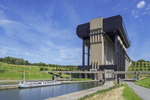 Strepy-Thieu boat lift