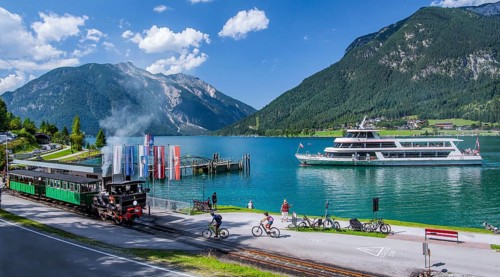 Seespitz stop with the historic steam rack railway
