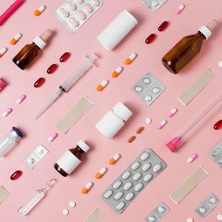 Flat lay composition medical elements