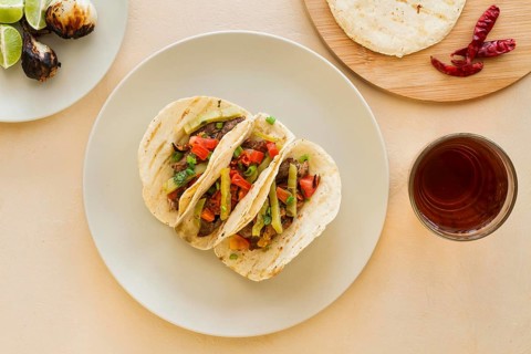 Top view tacos arrangement plate