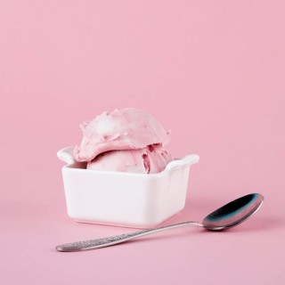 Close up refreshing ice cream table
