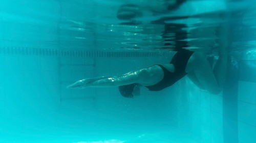 Swimmer underwater preparing race