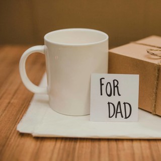 Table with mug gift father s day