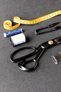 High angle tailoring items arrangement
