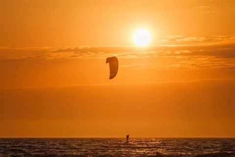 Foiling kiteboarding kitesurfing kiteboarder