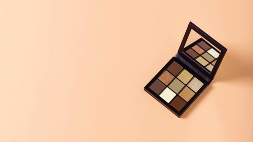 High angle palette plain background