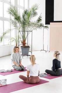 Full shot women yoga mats