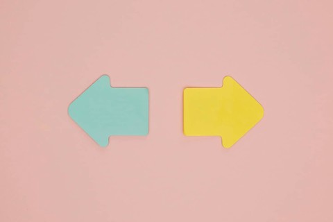 Cute blue yellow pointing arrows