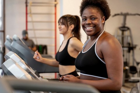 Wome n gym running treadmill