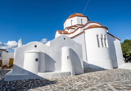 Chapel of Agios Antonios and Greek Orthodox Church of Metamorfosi Sotiros