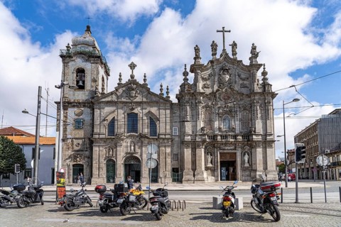 The churches Igreja do Carmo and Igreja dos Carmelitas in the old town of Porto