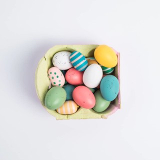 Heap bright easter chicken eggs container