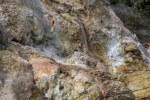 Colourful sinter deposits
