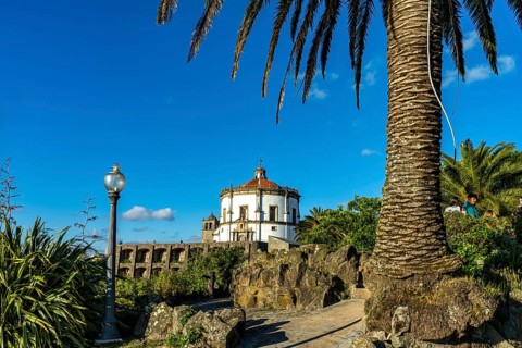 The Jardim do Morro Park and the Mosteiro da Serra do Pilar Monastery