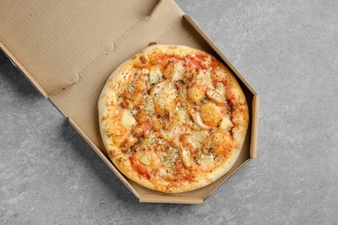 Top view of pizza with chicken